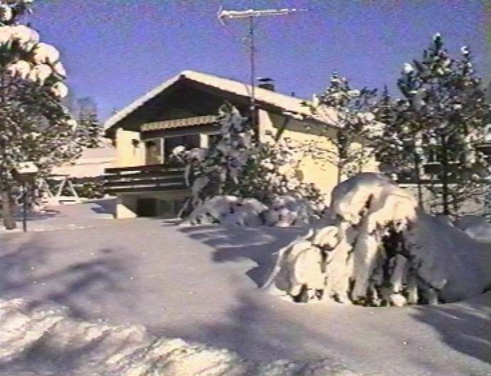 1 Ansicht tief verschneit